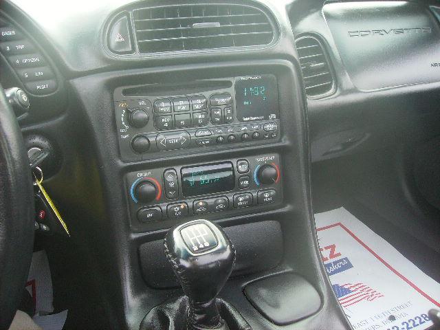 Chevrolet Corvette 2004 photo 5