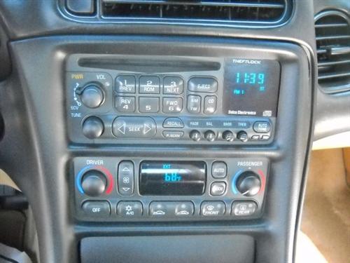 Chevrolet Corvette 2004 photo 2