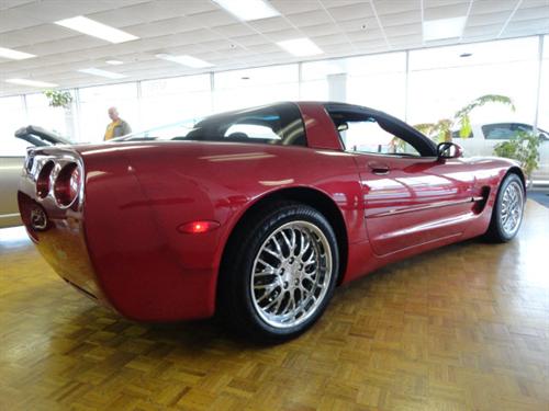 Chevrolet Corvette 2004 photo 2