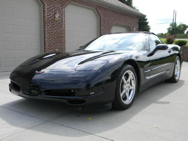 Chevrolet Corvette 2004 photo 4