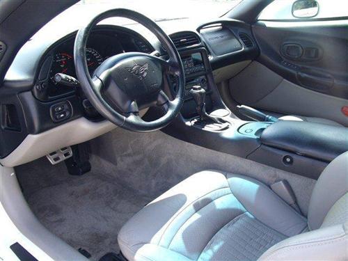 Chevrolet Corvette 2004 photo 3