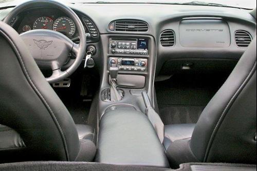 Chevrolet Corvette 2004 photo 3