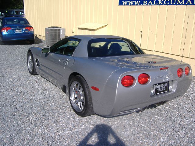 Chevrolet Corvette 2004 photo 19
