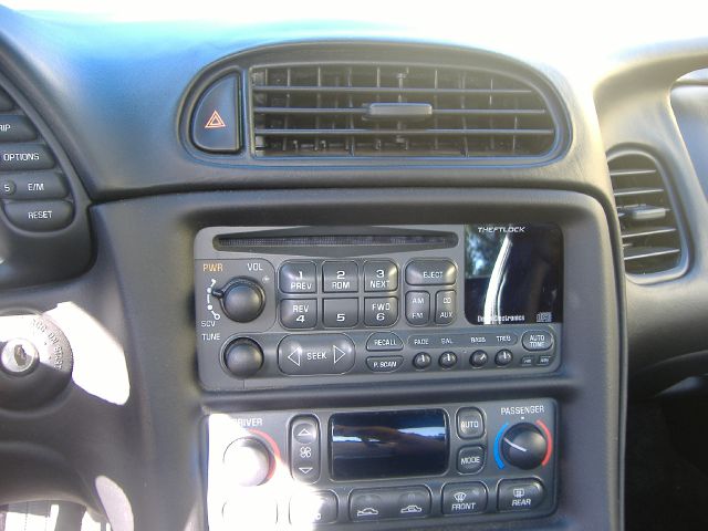 Chevrolet Corvette 2004 photo 20