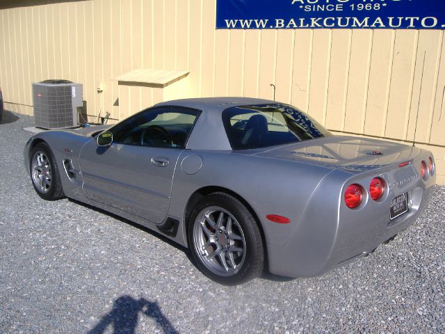 Chevrolet Corvette 2004 photo 6