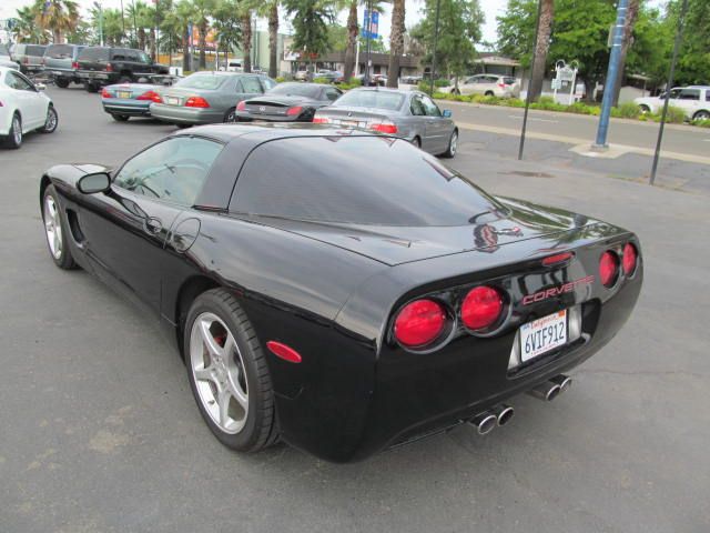 Chevrolet Corvette 2004 photo 4