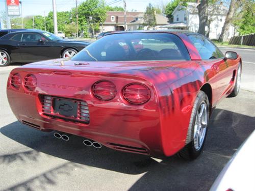 Chevrolet Corvette 2004 photo 2