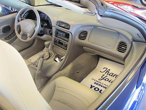 Chevrolet Corvette 2004 photo 2