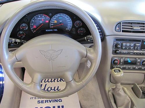 Chevrolet Corvette 2004 photo 4