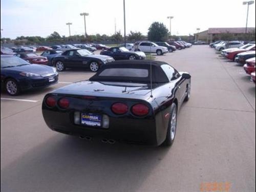 Chevrolet Corvette 2004 photo 2