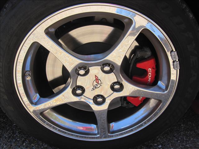 Chevrolet Corvette 2004 photo 4