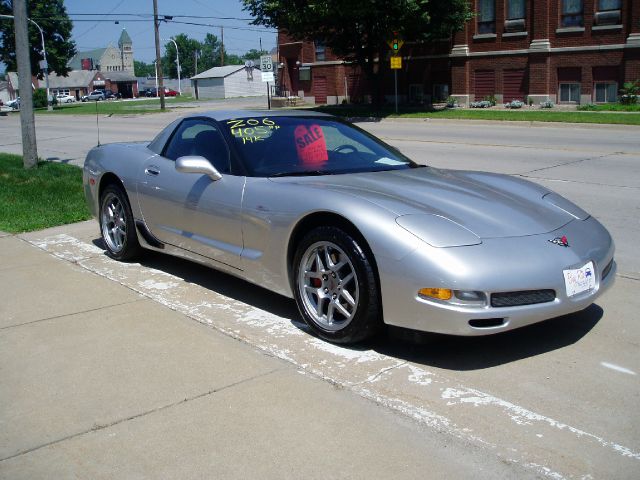 Chevrolet Corvette 2004 photo 3