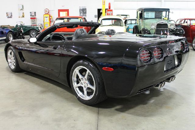 Chevrolet Corvette 2004 photo 2