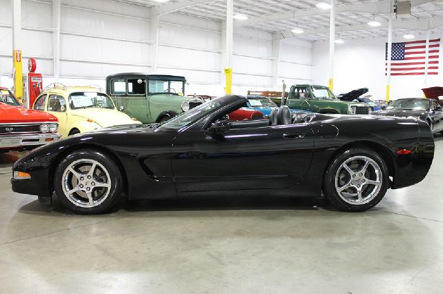 Chevrolet Corvette 2004 photo 3