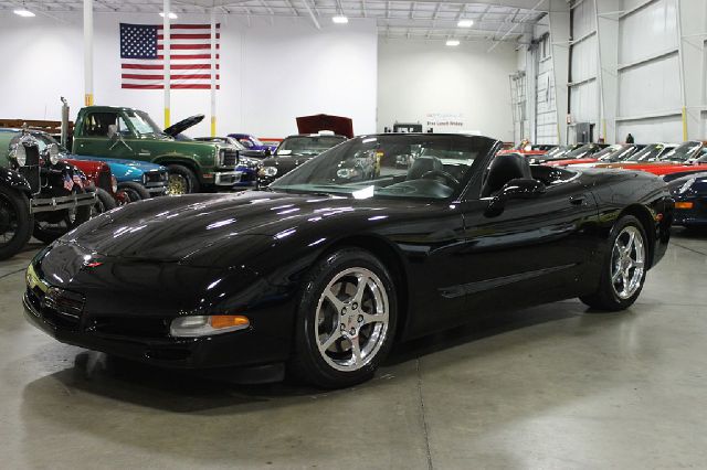 Chevrolet Corvette 2004 photo 4
