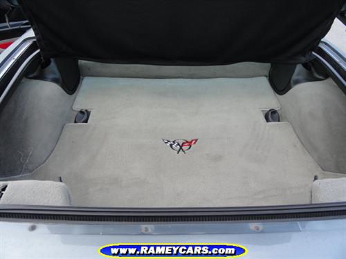 Chevrolet Corvette 2004 photo 4