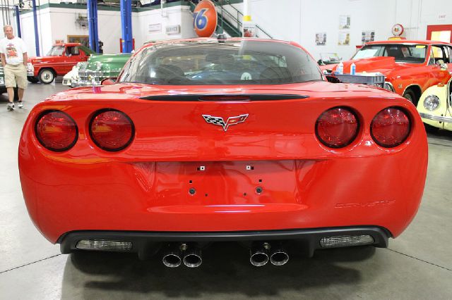 Chevrolet Corvette 2005 photo 2