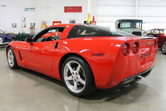 Chevrolet Corvette 2005 photo 3