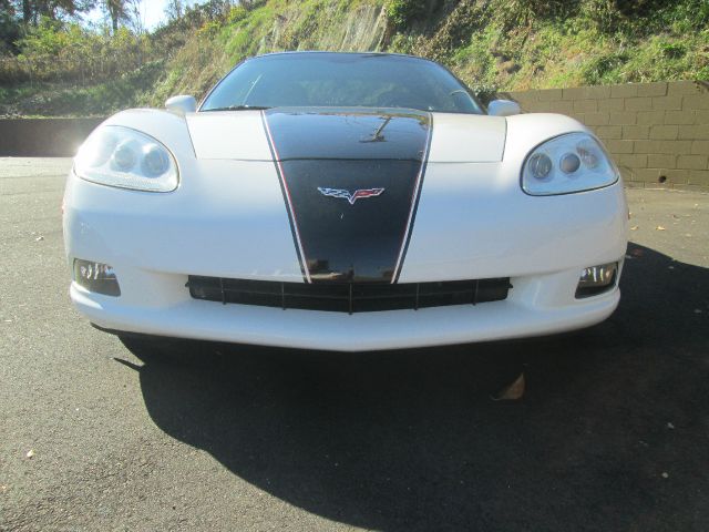 Chevrolet Corvette 2005 photo 4