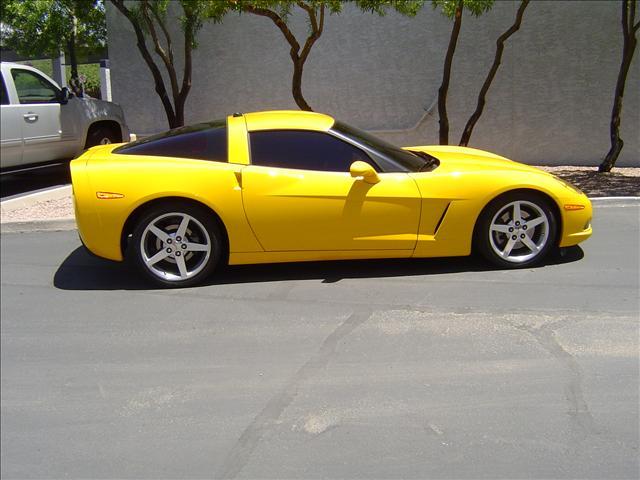 Chevrolet Corvette 2005 photo 2