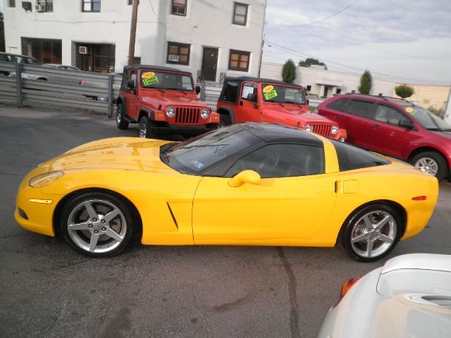 Chevrolet Corvette 2005 photo 2
