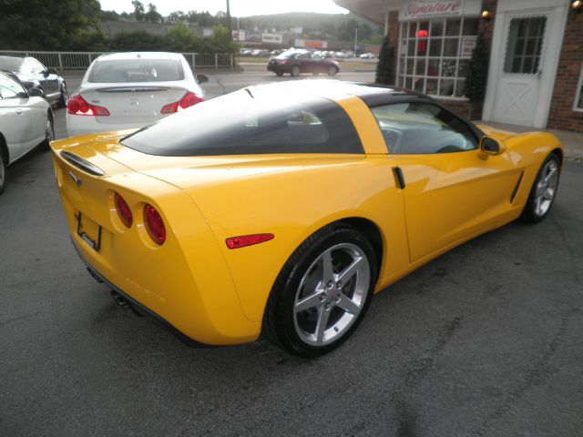 Chevrolet Corvette 2005 photo 3