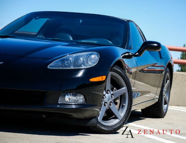 Chevrolet Corvette 2005 photo 12