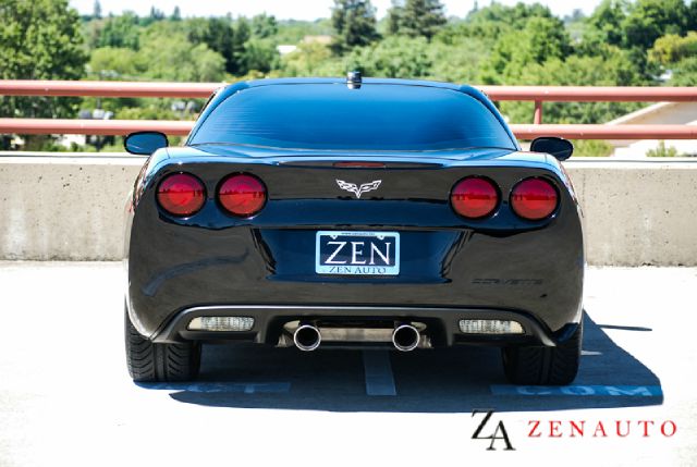 Chevrolet Corvette 2005 photo 14