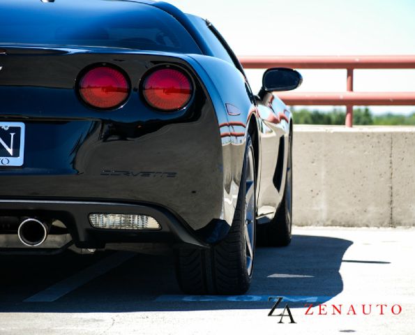 Chevrolet Corvette 2005 photo 17