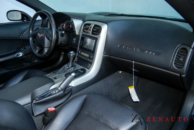 Chevrolet Corvette 2005 photo 26