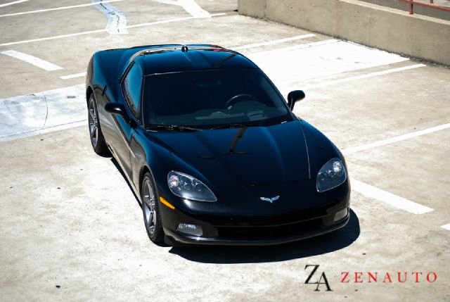 Chevrolet Corvette 2005 photo 4