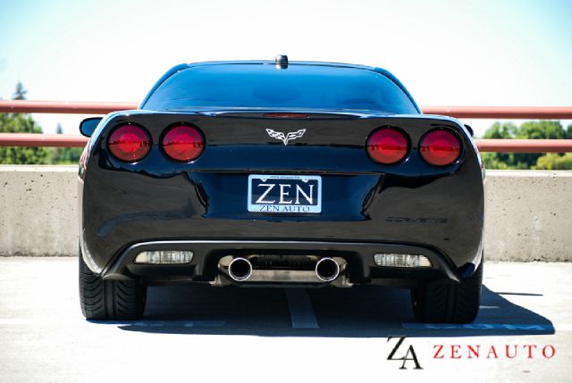 Chevrolet Corvette 2005 photo 43