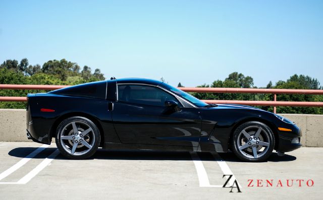 Chevrolet Corvette 2005 photo 5