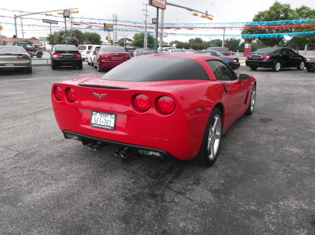 Chevrolet Corvette 2006 photo 2
