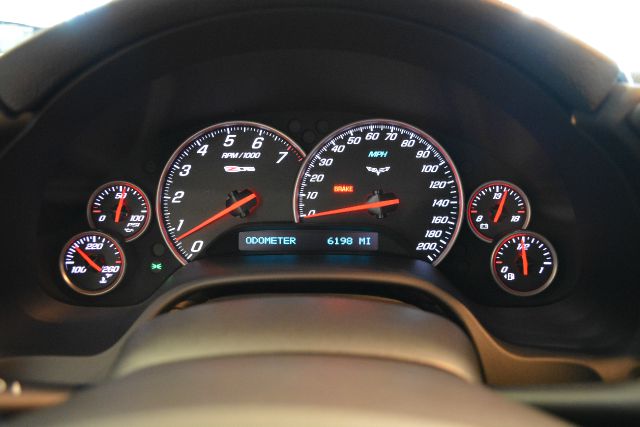 Chevrolet Corvette 2010 Volkswagen SE Coupe