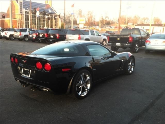 Chevrolet Corvette 2011 photo 2