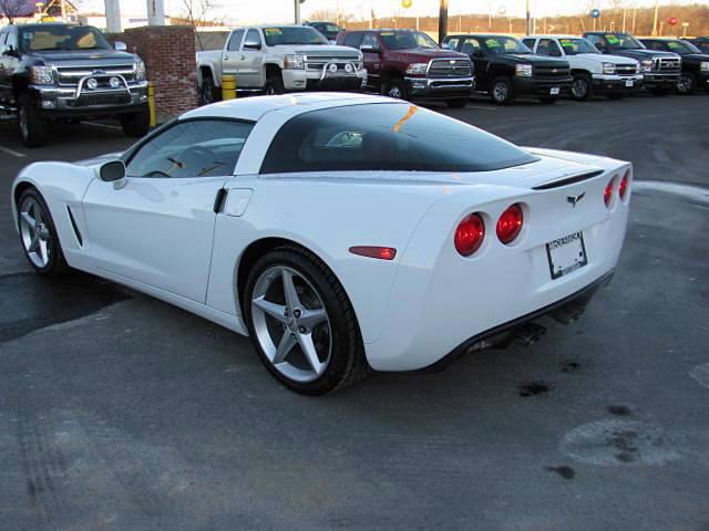 Chevrolet Corvette 2011 photo 4