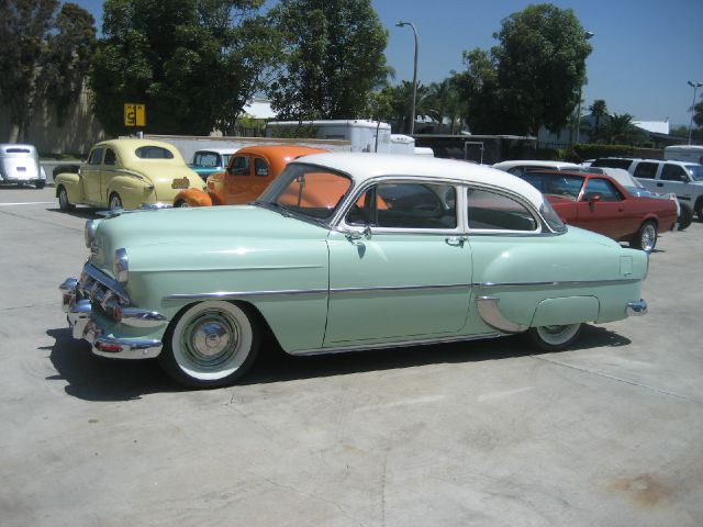Chevrolet Coupe 1954 photo 2