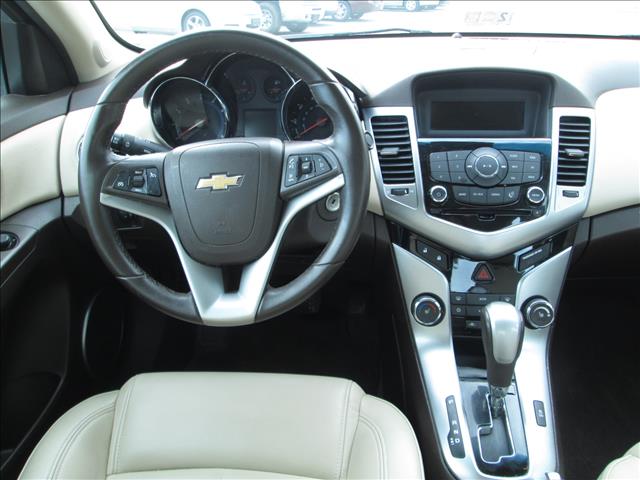 Chevrolet Cruze 2011 photo 2