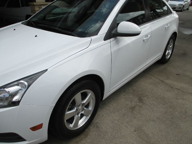 Chevrolet Cruze 2011 photo 2