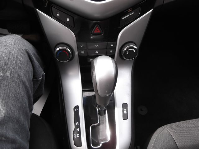 Chevrolet Cruze 2011 photo 4