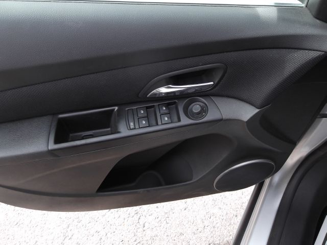 Chevrolet Cruze 2011 photo 8
