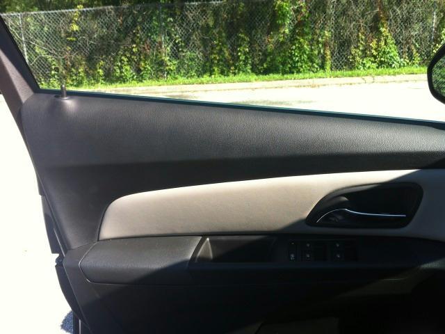 Chevrolet Cruze 2011 photo 19