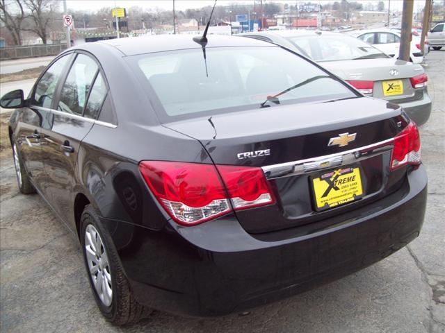 Chevrolet Cruze 2011 photo 2
