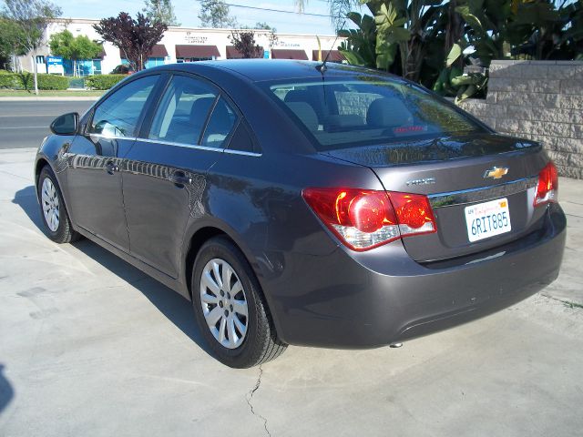Chevrolet Cruze 2011 photo 2