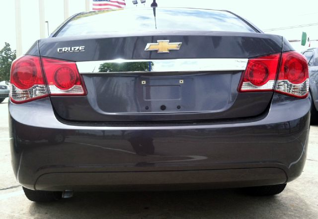 Chevrolet Cruze 2011 photo 2