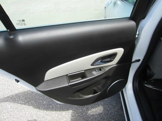 Chevrolet Cruze 2011 photo 2