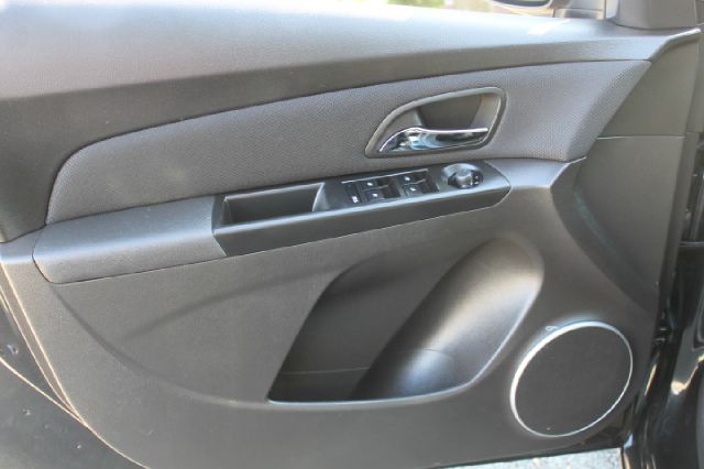 Chevrolet Cruze 2011 photo 2