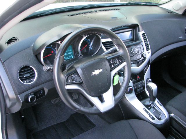 Chevrolet Cruze 2012 photo 2