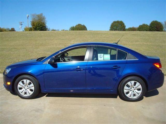 Chevrolet Cruze 3.2 Sedan 4dr Sedan